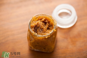 唇部磨砂膏多久用一次？唇部磨砂膏可以天天用嗎？