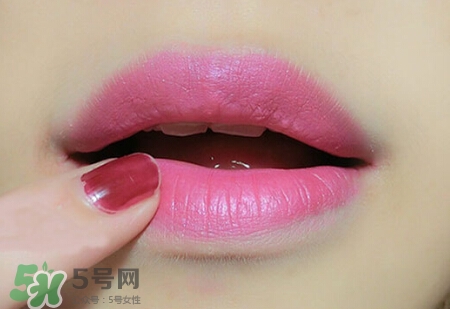 啞光和霧面哪個(gè)好？啞光口紅和霧面口紅區(qū)別