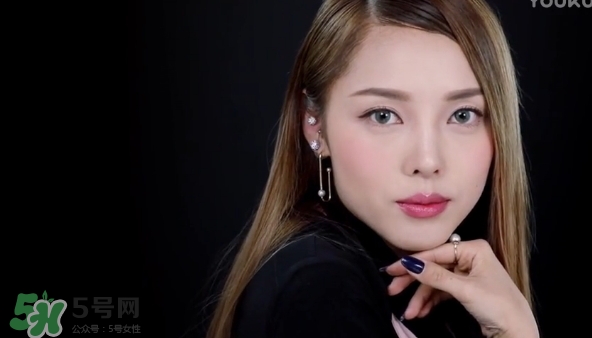 迪奧唇部磨砂膏怎么用？dior迪奧去角質(zhì)唇膏使用方法