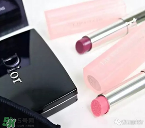 迪奧唇部磨砂膏怎么用？dior迪奧去角質(zhì)唇膏使用方法