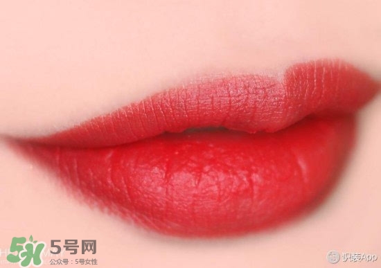 啞光口紅和珠光口紅哪個好？啞光口紅和珠光區(qū)別