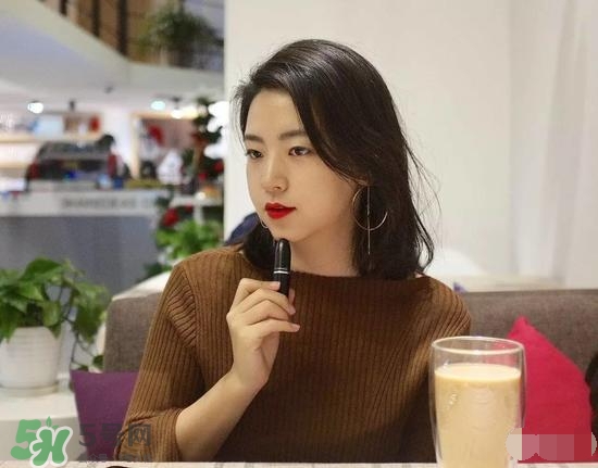 啞光和水潤哪個(gè)好？啞光口紅和水潤口紅區(qū)別