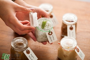 唇部磨砂膏多久用一次？唇部磨砂膏可以天天用嗎？