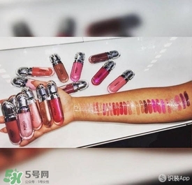 啞光口紅和珠光口紅哪個好？啞光口紅和珠光區(qū)別