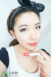 霧面口紅怎么涂？霧面口紅畫(huà)法步驟