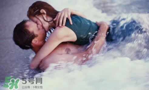 安全期吃避孕藥會怎樣？安全期吃避孕藥月經(jīng)推遲嗎？