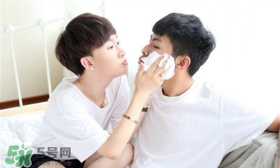 為什么同性戀都是帥哥？為什么同性戀容易的艾滋病呢