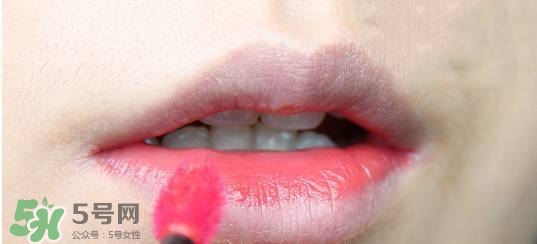 唇釉成膜是什么意思？唇釉怎么成膜？