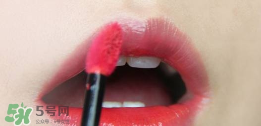 唇釉成膜是什么意思？唇釉怎么成膜？