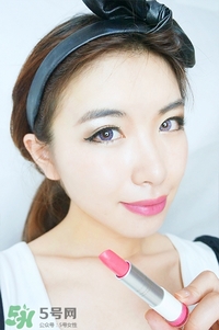 霧面口紅怎么涂？霧面口紅畫(huà)法步驟