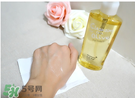 卸妝油會悶痘嗎？卸妝油會不會悶痘？