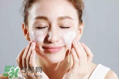 卸妝油悶痘怎么辦？卸妝油悶痘怎么補(bǔ)救？