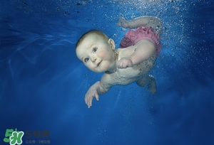 嬰兒游泳注意事項 嬰兒游泳需要注意什么 嬰兒游泳注意事項 嬰兒游泳需要注意什么