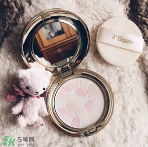 長痘痘可以涂散粉嗎？痘痘肌可以用散粉嗎？