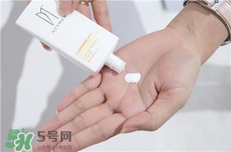 長(zhǎng)痘可以涂防曬霜嗎?痘痘肌用什么防曬霜? 長(zhǎng)痘可以涂防曬霜嗎?痘痘肌用什么防曬霜?