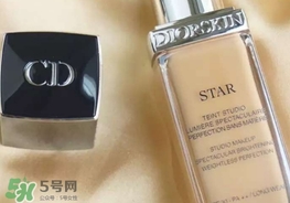 粉底液會(huì)脫妝嗎？粉底液脫妝怎么辦？