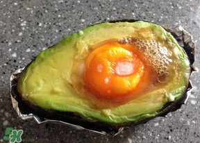 牛油果發(fā)苦是怎么回事？牛油果發(fā)苦可以吃嗎？