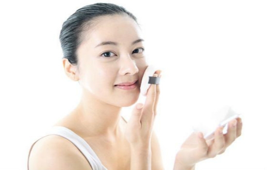 cc霜會(huì)脫妝嗎？cc霜脫妝怎么辦？