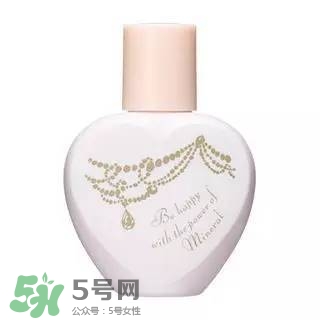 粉底液卡粉怎么辦？粉底液卡粉怎么補救？