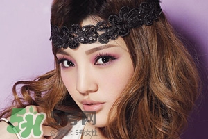 紫色腮紅適合什么口紅？紫色腮紅口紅搭配