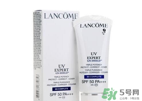 蘭蔻和迪奧粉底液哪個好？蘭蔻和迪奧粉底液對比