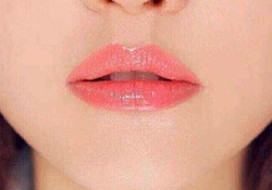 蜜桃色口紅是什么顏色？蜜桃色口紅試色