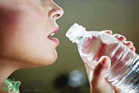 春天要多喝水嗎？春天多喝水有什么好處？