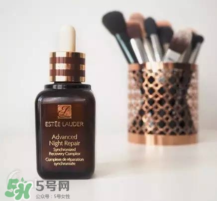 蘭蔻大眼精華和雅詩蘭黛小棕瓶哪個好？蘭蔻大眼精華和小棕瓶對比