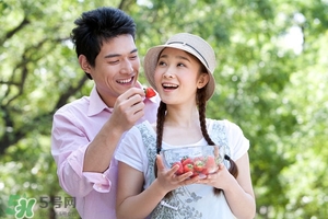 草莓的營(yíng)養(yǎng)成分 草莓的營(yíng)養(yǎng)成分是多少
