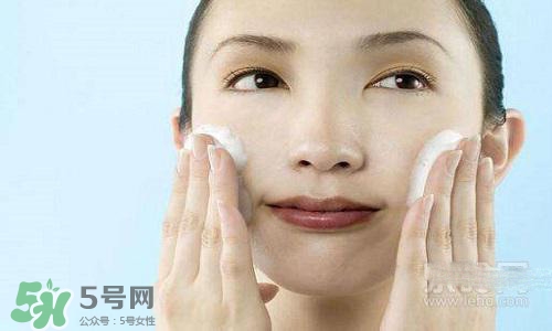 毛孔堵塞用什么洗面奶？毛孔堵塞用洗面奶注意事項