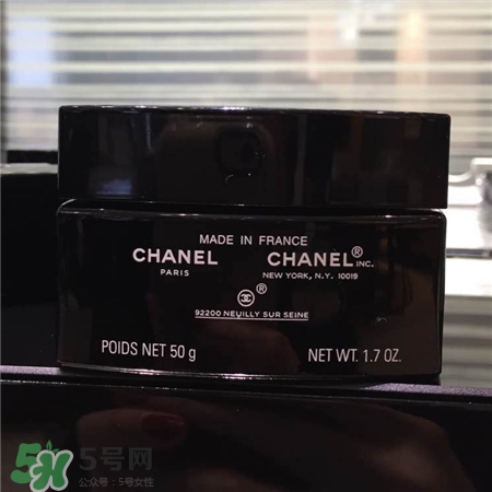 香奈兒按摩面膜多少錢?香奈兒智慧緊膚按摩面膜價格 香奈兒按摩面膜多少錢?香奈兒智慧緊膚按摩面膜價格