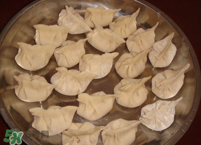 薺菜素餃子怎么做？薺菜素餡餃子怎么做好吃？