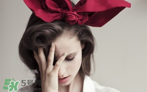 女生來大姨嗎怎么關(guān)心 女生大姨嗎該怎么哄 女生來大姨嗎怎么關(guān)心 女生大姨嗎該怎么哄