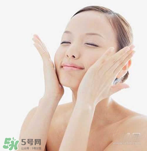 精華乳是乳液?jiǎn)?？精華乳和乳液的區(qū)別