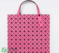 三宅一生櫻花粉包包多少錢(qián)？三宅一生櫻花粉包包價(jià)格