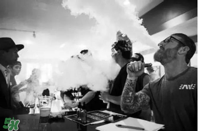 電子煙和真煙哪個(gè)危害大？電子煙和香煙哪個(gè)危害大？