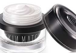 極密水光素顏霜怎么用？極密素顏霜使用方法