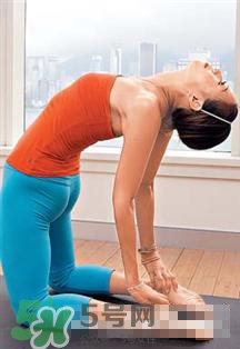 豐胸瑜伽動(dòng)作圖解 瑜伽豐胸基本動(dòng)作 豐胸瑜伽動(dòng)作圖解 瑜伽豐胸基本動(dòng)作