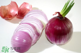 洋蔥中間黃了可以吃嗎？洋蔥里面發(fā)黃能吃嗎？