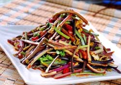 蕨菜苦能吃嗎？蕨菜苦的吃了會中毒嗎？