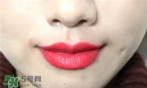 蘭蔻菁純唇膏186多少錢？蘭蔻絲絨唇膏186專柜價格