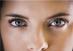 紋眼線暈染了怎么辦？紋眼線暈色了可以洗掉嗎？