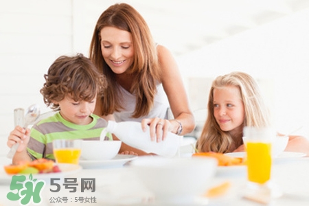 水痘期間不能吃什么？得水痘不能吃什么食物？