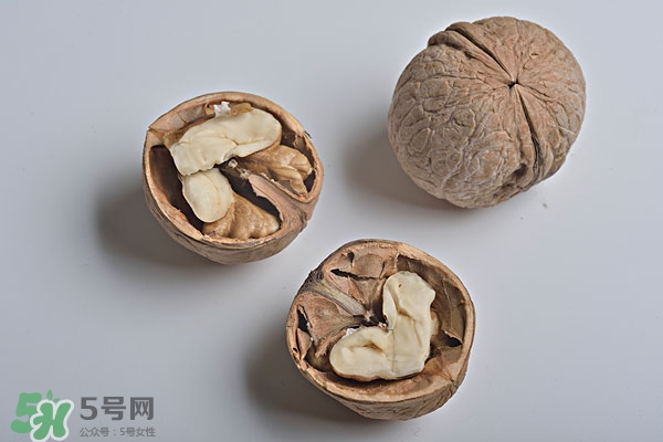 什么時(shí)候吃核桃最好 什么時(shí)候吃核桃最佳時(shí)間 什么時(shí)候吃核桃最好 什么時(shí)候吃核桃最佳時(shí)間