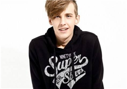 男士衛(wèi)衣哪個(gè)牌子好？什么牌子的男士衛(wèi)衣好看？