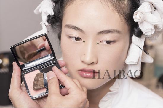 迪奧星星眼妝容怎么化？迪奧星星眼妝容畫法