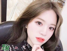 2017女生最流行的染發(fā)顏色 染頭發(fā)的顏色大全 2017女生最流行的染發(fā)顏色 染頭發(fā)的顏色大全