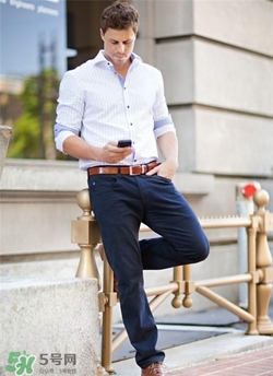 襯衣能配牛仔褲嗎？襯衫可以搭牛仔褲嗎？