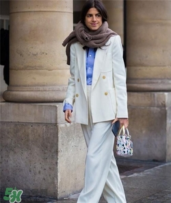 白色西服怎么搭配？白色西服搭配什么內(nèi)搭？