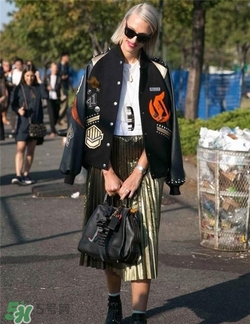 百褶裙搭配什么外套？百褶裙搭配什么外套好看？